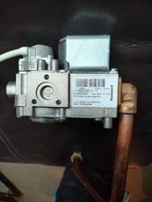 Honeywell Gas Valve Type VK4115V  1071  4