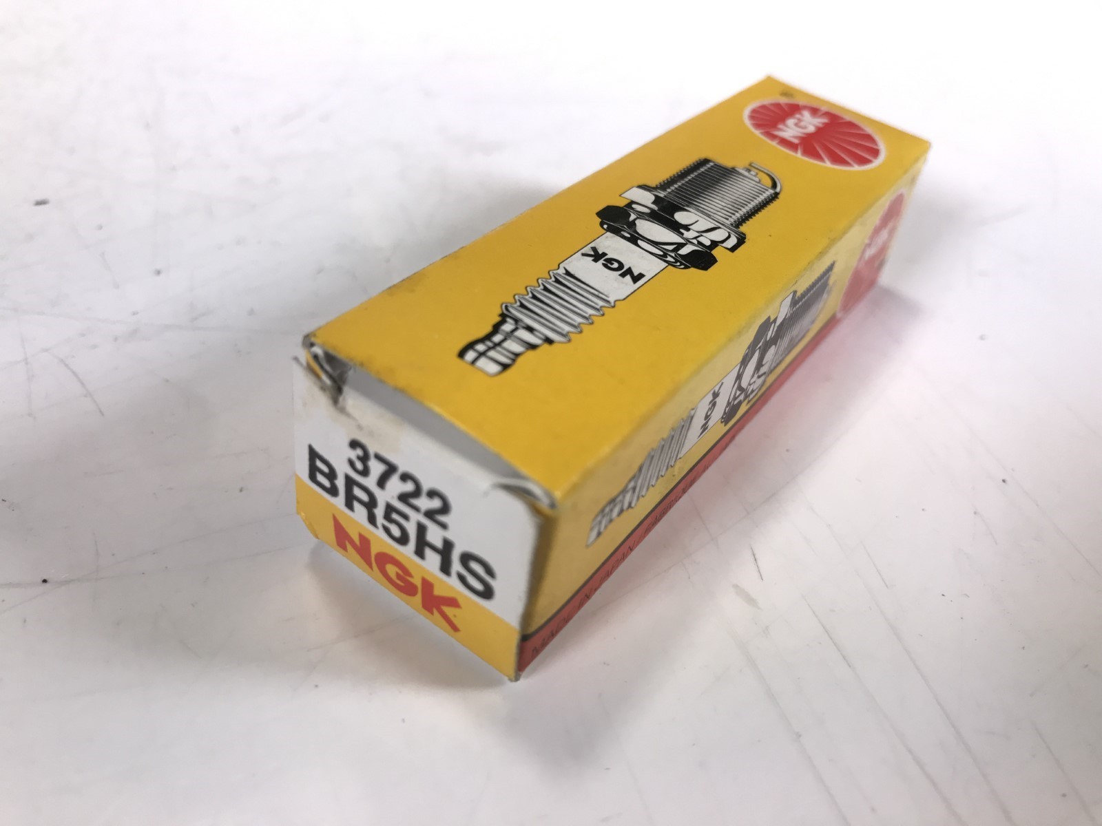 1 x NGK Standard Plug Spark Plug 3722 BR5HS Free Shipping