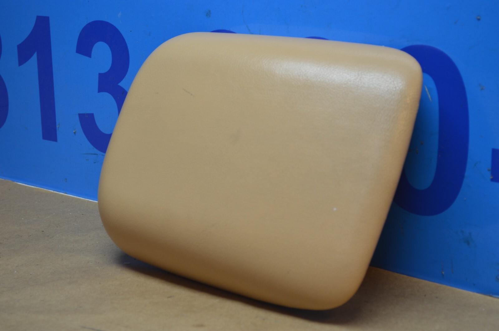 2004 M138 MASERATI GT COUPE CENTER CONSOLE ARM REST COVER LID