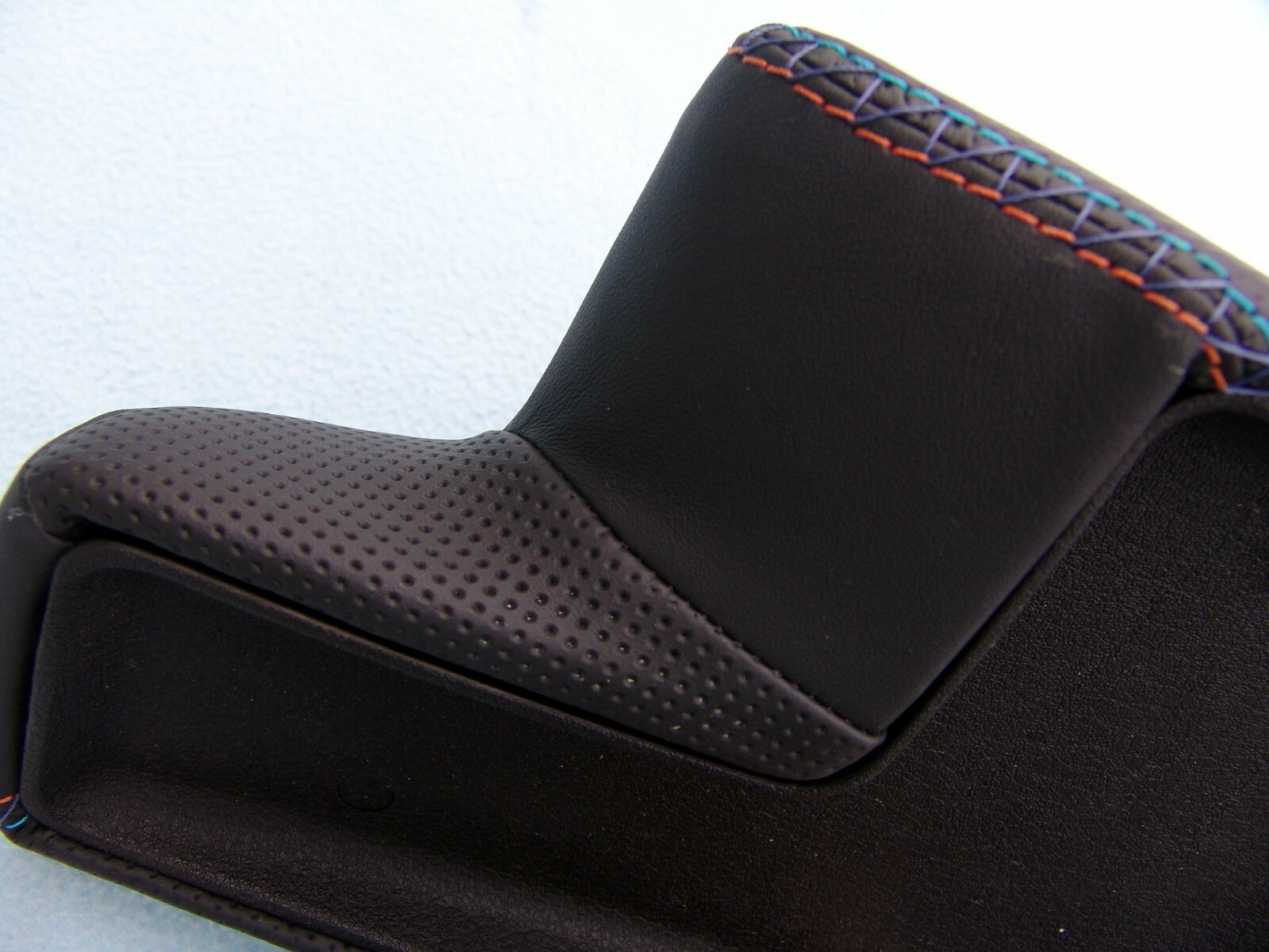 BMW E36 M3 ARMREST, NEW PLAIN / PERFORATED LEATHER WITH 3 COLOR