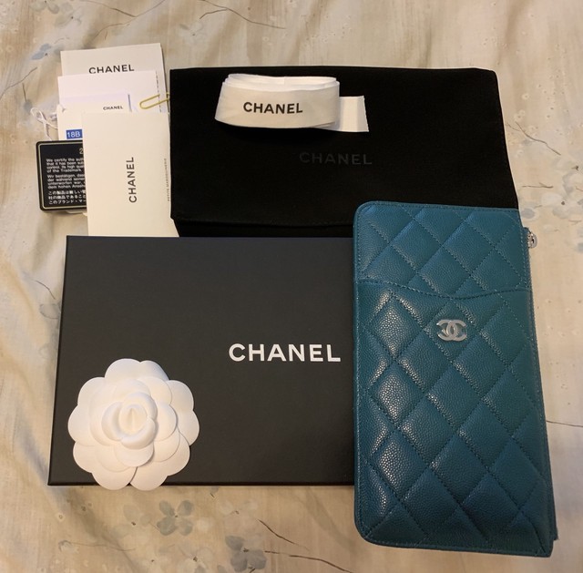 chanel zip pouch