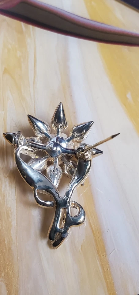 Broche prendedor retro de diamantes de imitación piedra púrpura rodeado de bonitos cabujones Foto 4 de 4