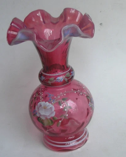 FENTON CRANBERRY OPALESCENT HP FLOWERS IN HEART ARCHES VASE #132/6000
