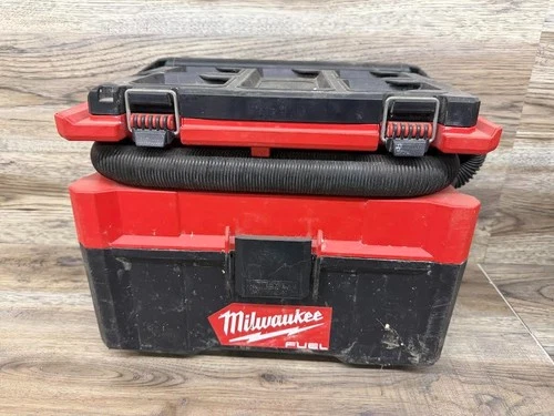 Milwaukee M18 Fuel Packout Vacuum 0910-20 Wet Dry Milwaukee 0970-20 M18 Fuel Packout 2.5 Gal. Cordless Wet/Dry Vacuum (Tool Only)
