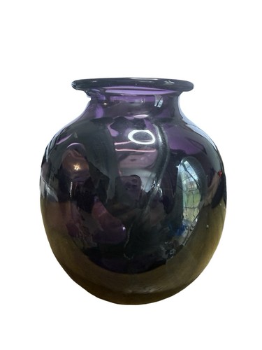 VINTAGE JONES HAND BLOWN ART GLASS VASE SIGNED 1981 purple