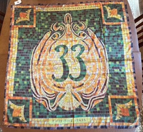 Disney EXCLUSIVE CLUB 33 Ladies Scarf OP 55th Emerald Anniversary Unworn NWT - Picture 1 of 13