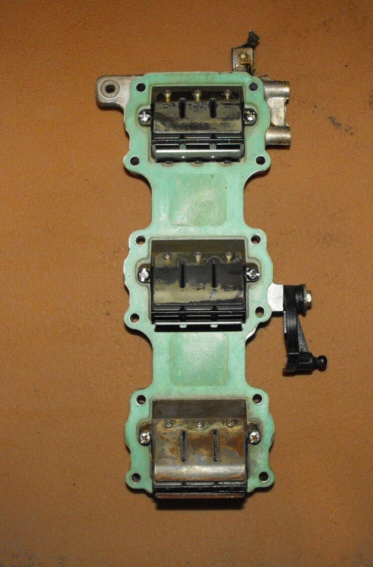 OEM Yamaha 75-90 HP 2 Stroke Intake Manifold PN 688-13641-01-00 Fits 1984-1996