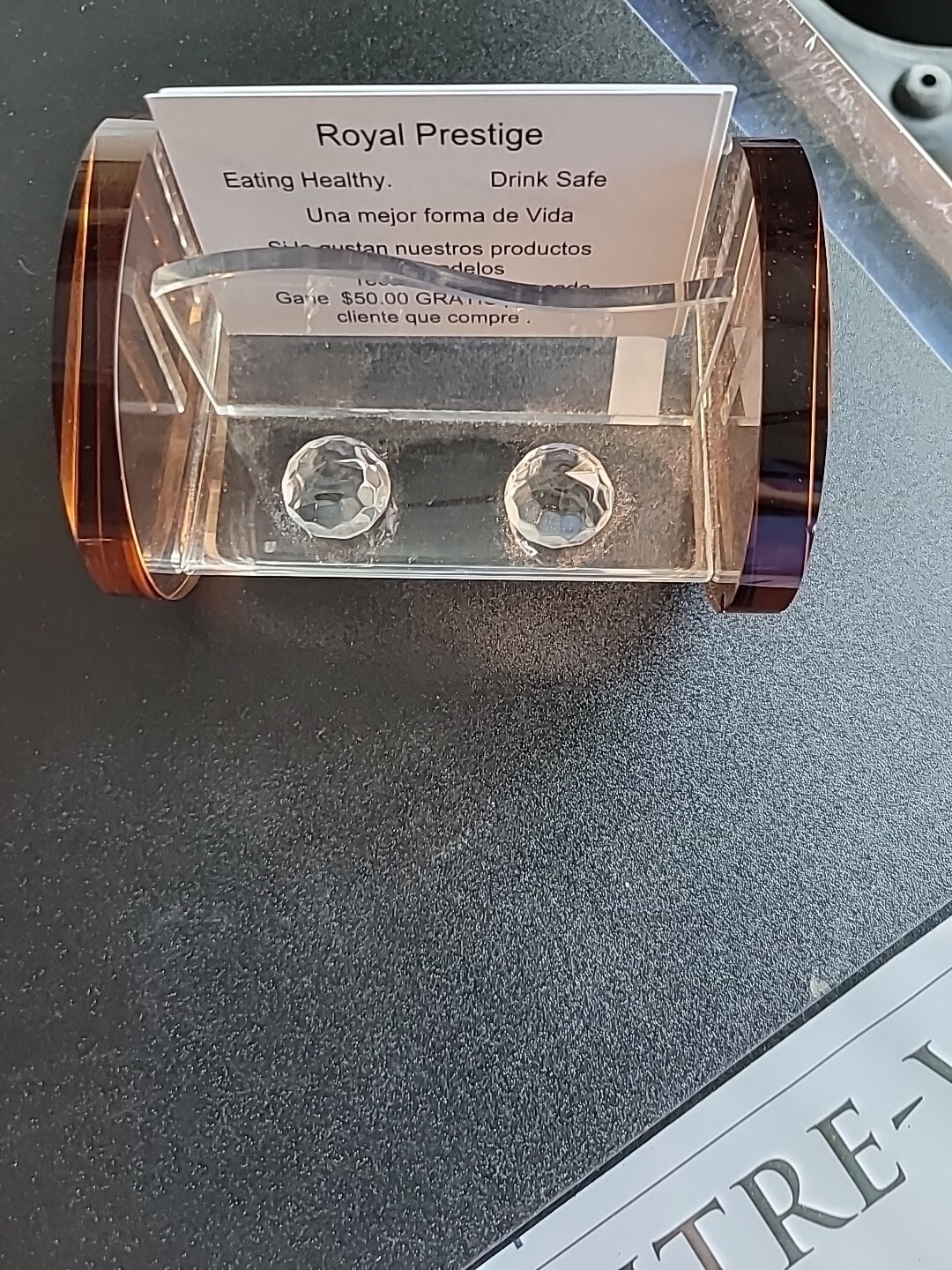 Slim Leather Card Holder for Men - RFID Blocking & Minimalist Design-image