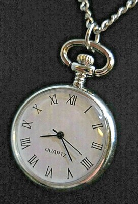 CHROM QUARZ SILHOUETTE UHR MIT LANGER KETTE PERFEKTER ZUSTAND & FUNKTIONEN