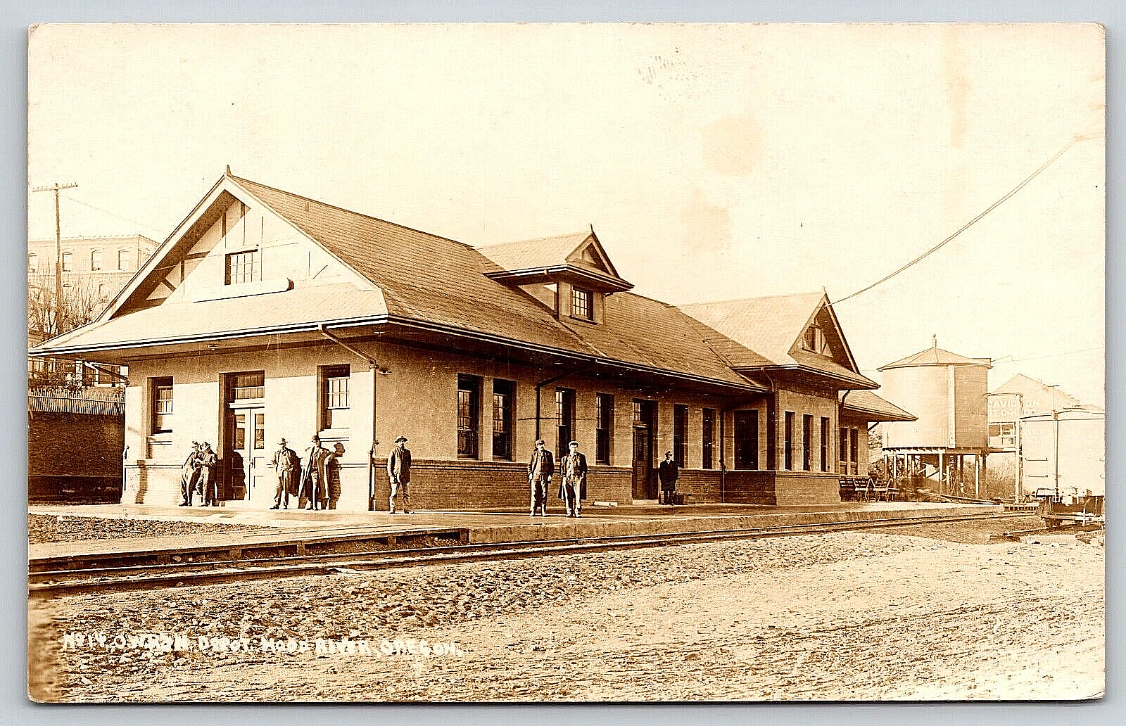 RPPC VINTAGE OLD ANTIQUE REAL PHOTO POSTCARD TRAIN DEPOT HOOD RIVER OREGON USA