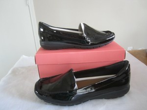 black and gold prom shoes