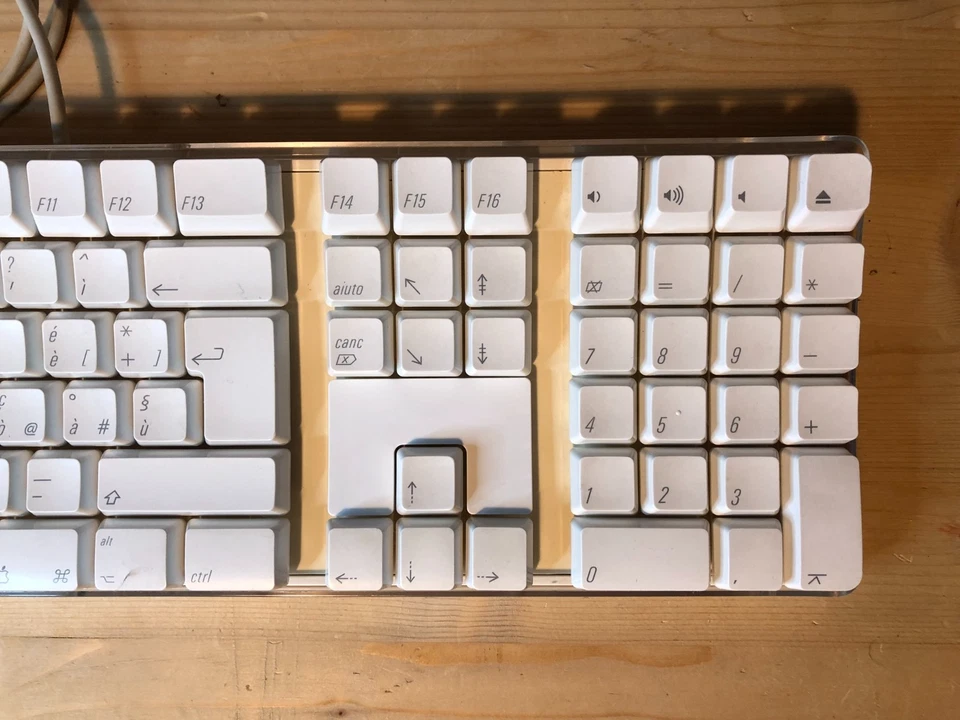 Apple Keyboard USB Model M9034T/A A1048 QWERTY ITA per Mac OS X 10.2.5 o succ. - Immagine 4 di 4