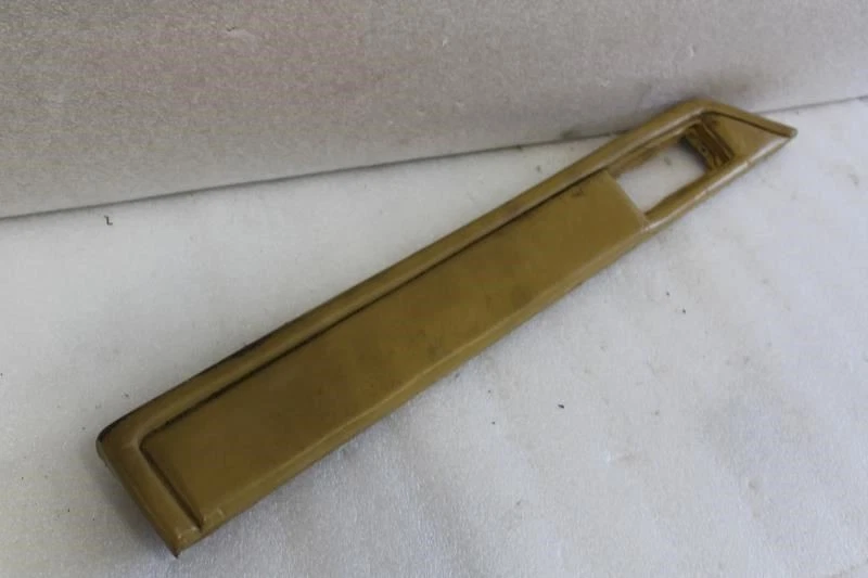 1974 1975 1976 LINCOLN CONTINENTAL MARK IV LEFT DOOR PANEL TRIM GARNISH YELLOW - Image 2 of 4