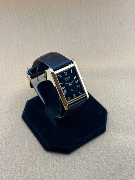 RARO reloj vintage Seiko Slim de cuarzo para hombre NEGRO y dorado 4