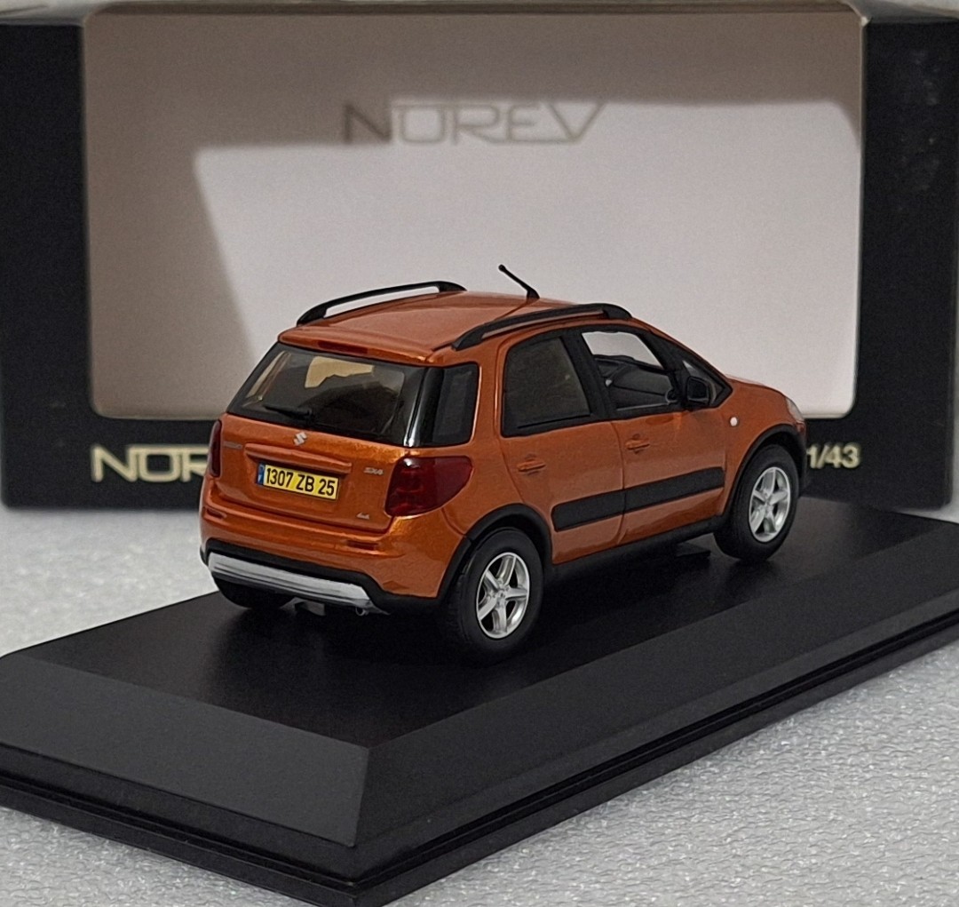 Suzuki SX-4 2006 Bronze Metallic 1:43 Norev 800505 Diecast Model