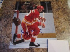 BILL CLEMENT SIGNED 8X10 GLOSSY PHOTO CALGARY FLAMES (A)