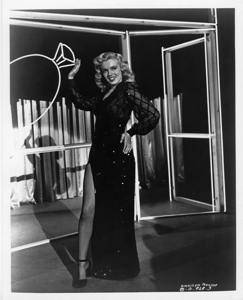 marilyn monroe black dress