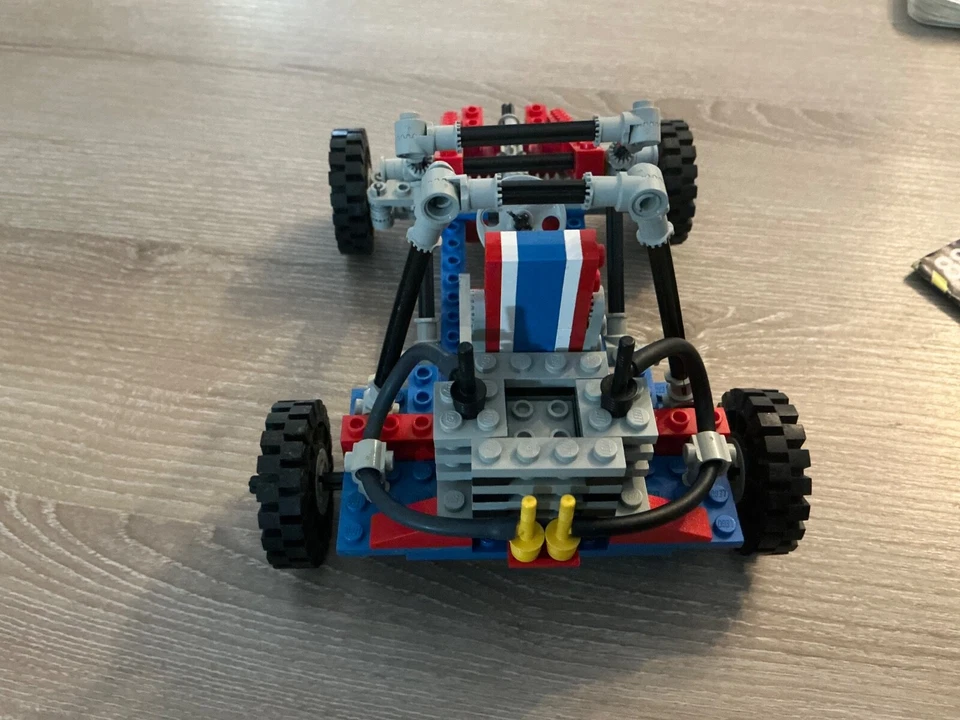 LEGO Technic 8841 Desert Racer, photo 3 sur 4