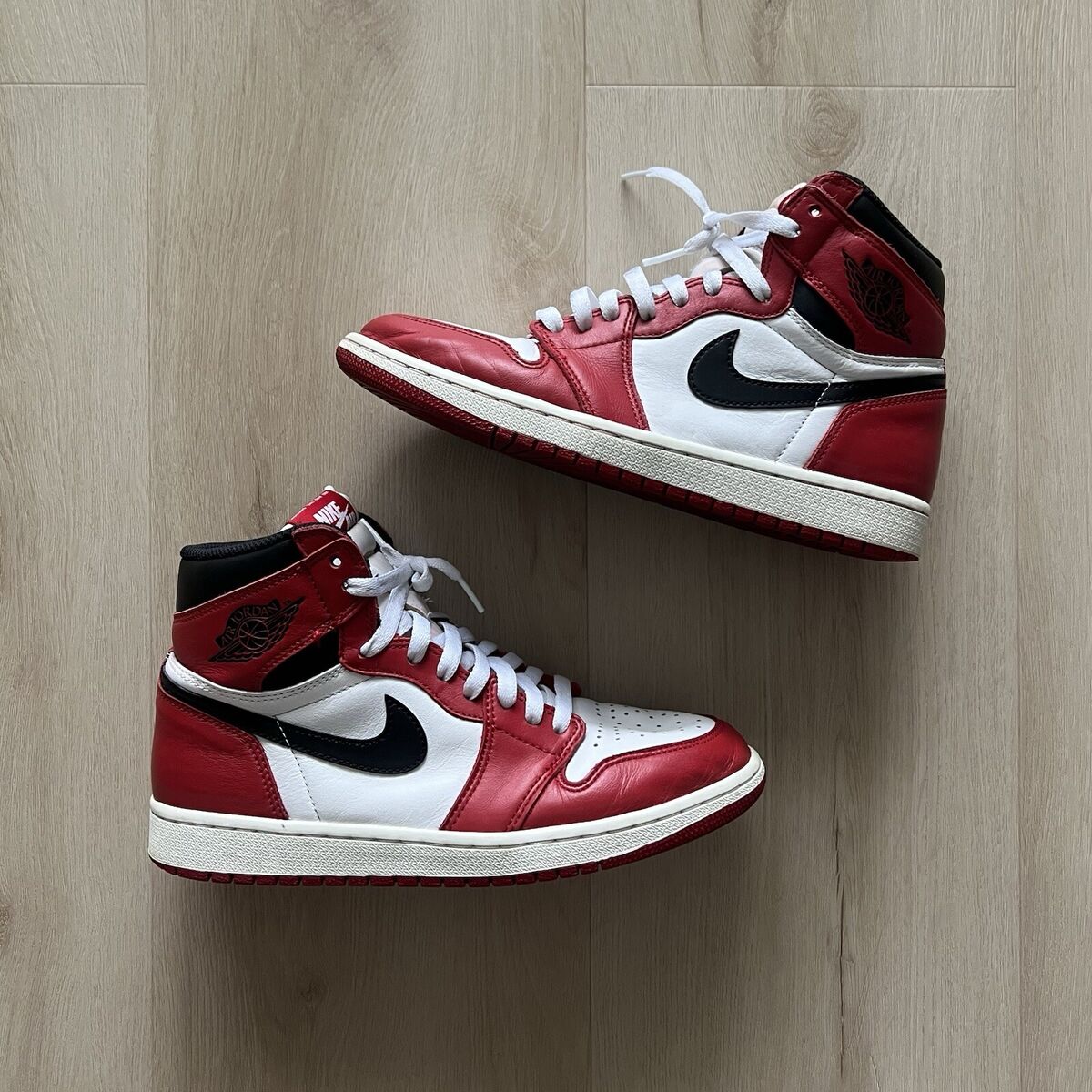 Nike Air Jordan 1 Retro High OG Chicago 2015 Size 9 Pre Nike Air Jordan 1 Retro High OG Chicago 2015 Size 9 Pre