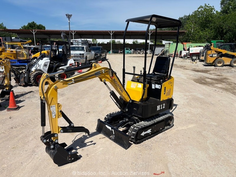 2024 AGT H12 Hydraulic Mini Excavator Crawler Blade Thumb Aux Hyd Bucket bidadoo