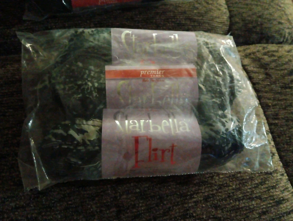 HILOS PREMIER STARBELLA COQUETEO VOLANTES HILO-COLOR: PUNTO NEGRO #50-02 -1,41 oz 24 yardas Foto 2 de 4