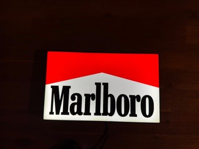 Leuchtlogo ''Red Classic'' MARLBORO - Die Ikone einer Wand mit Charakter
