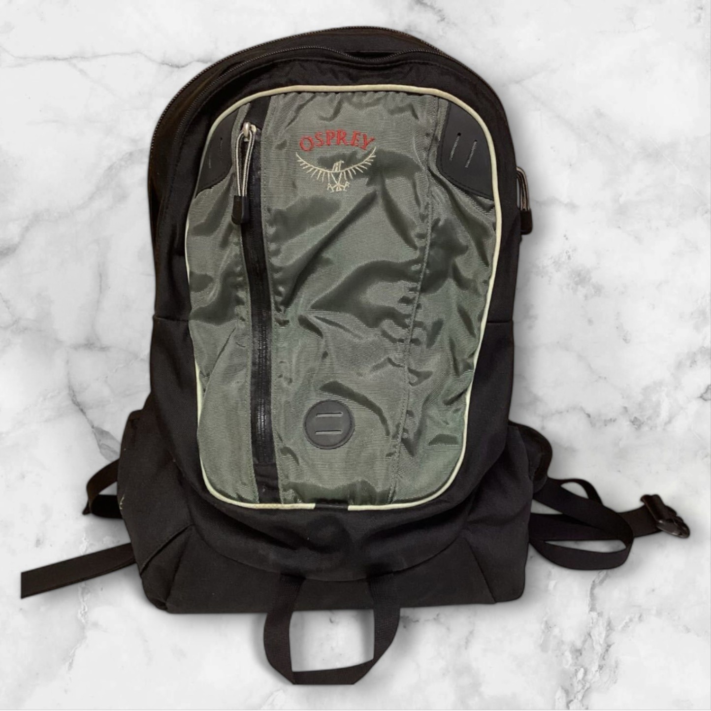 Osprey G9 Black Gray Backpack with Padded Back and Adjustable Straps Pre-Owned