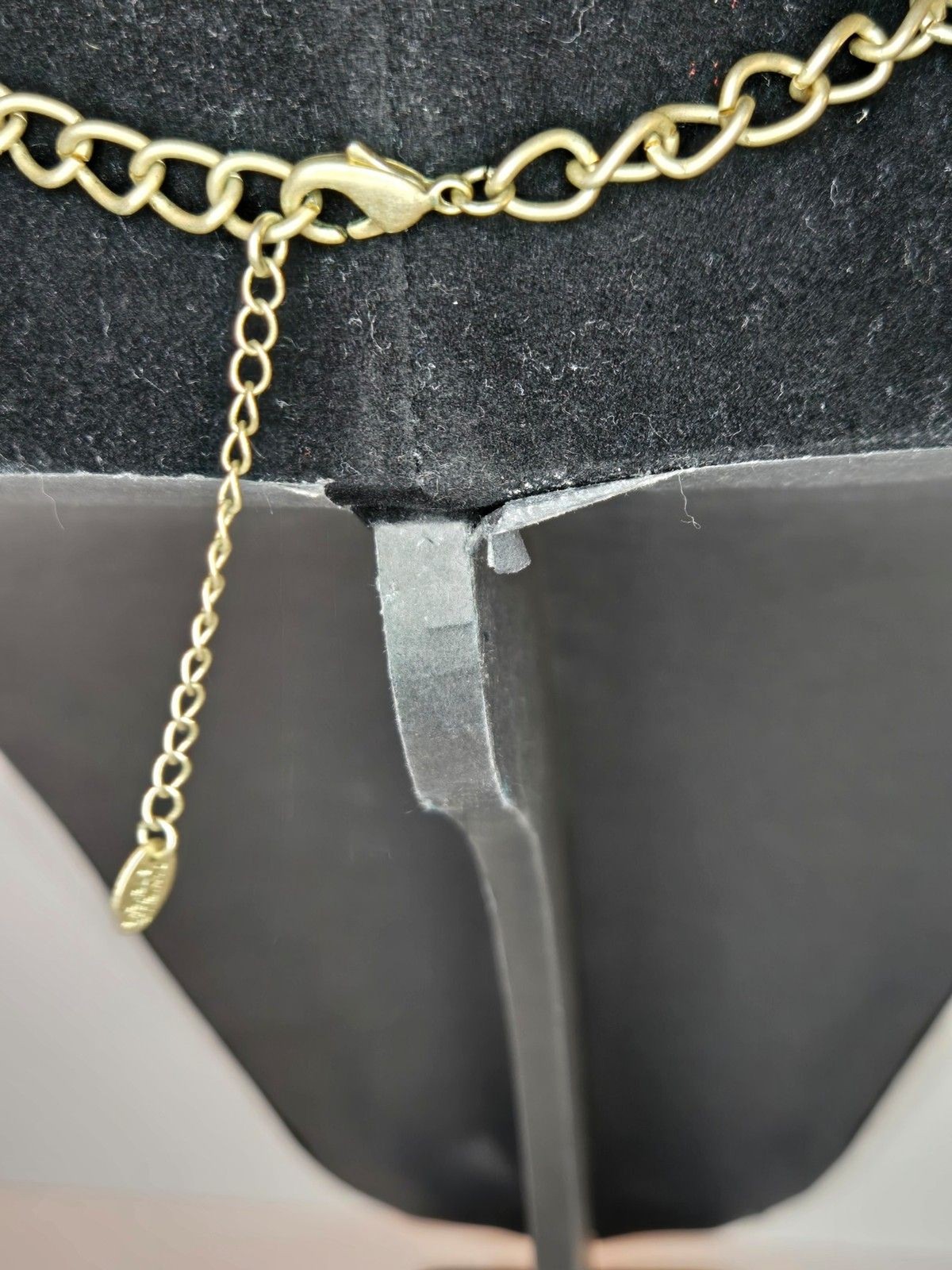 Danielle Stevens Gold Tone Statement Necklace Lig… - image 5