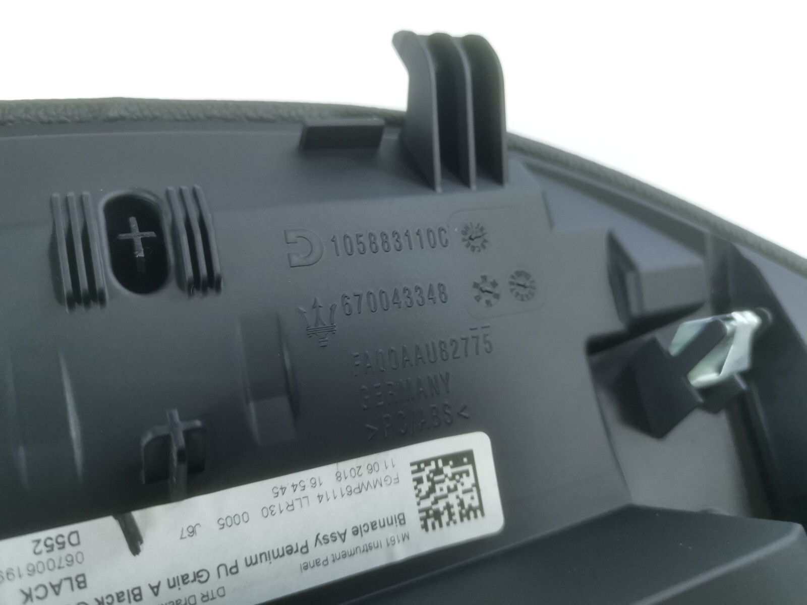 17-20 MASERATI Levante UPPER DASH SPEEDOMETER TRIM PANEL 0670061998