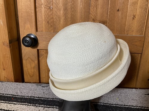 Vintage Designer OLEG CASSINI Mod Hat 1960's Crème Hat - Picture 5 of 9