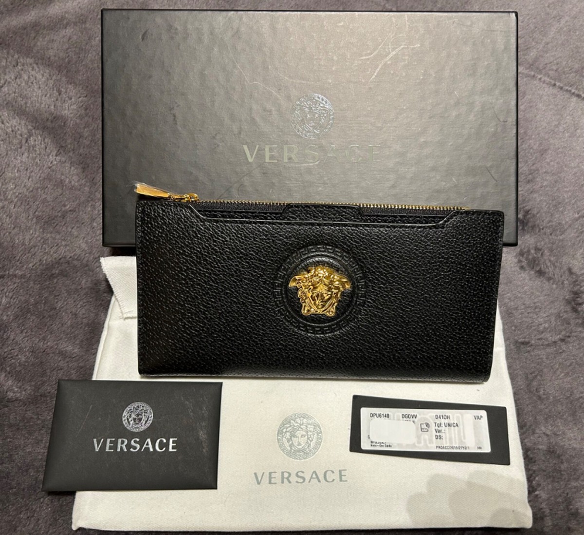 Brand New Versace men's wallet leather medusa head 100