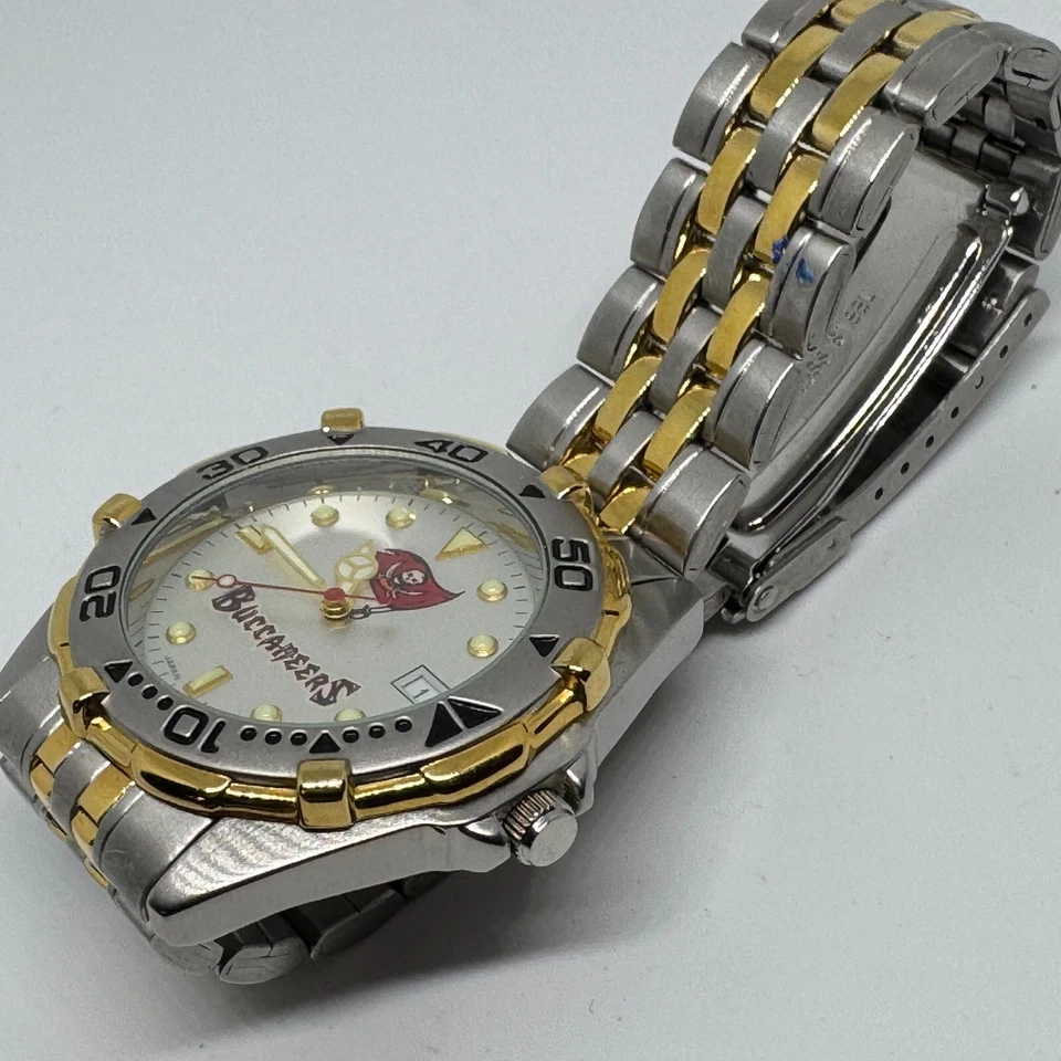 LogoArt Reloj Cuarzo Bucaneros Hombre Doble Tono Bisel Giratorio Batería Nueva 7.75" Foto 4 de 4