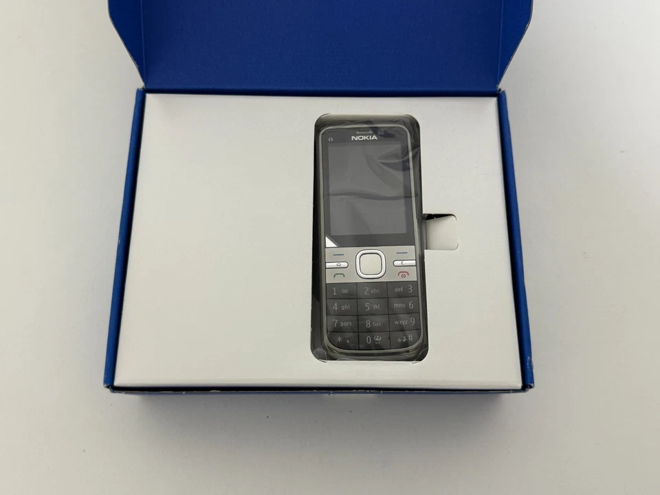 BRAND NEW NOKIA C5-00 UNLOCKED PHONE - BLUETOOTH - 3.2MP CAM - 3G - RADIO - Image 3 of 4