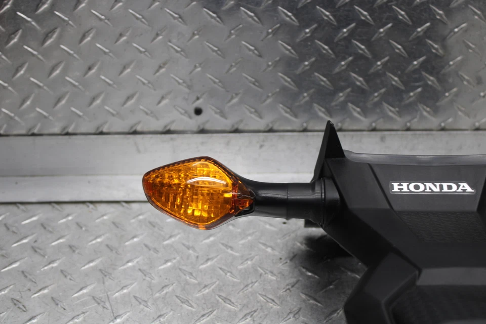 Honda Grom 125 2018 guardabarros trasero 80100-K26-B10za 50188-K26-B00 Foto 3 de 4