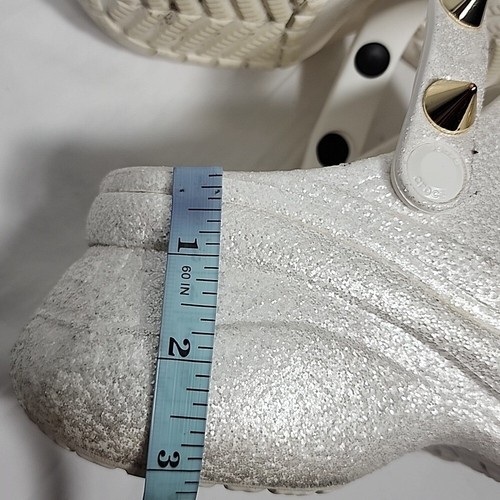 Zoccolo donna Crocs classico Bae glitter borchie plateau zeppa bianco taglia W6 - Foto 14 di 16
