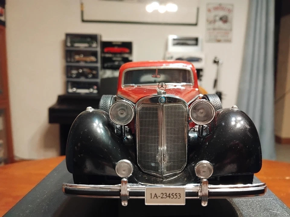 Signature Mercedes 770K 1938 rouge et noire 1/18 - Photo 3/4