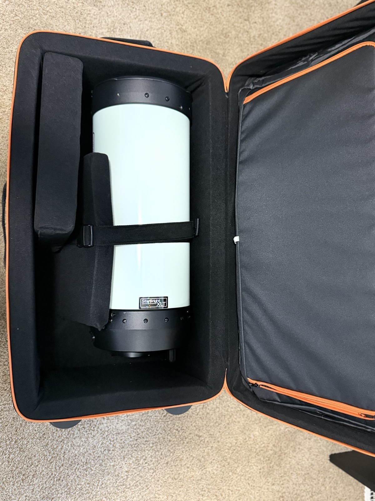 Celestron RASA 8" Astrograph + Dew Heater Ring + Camera Adapter + Hard Case