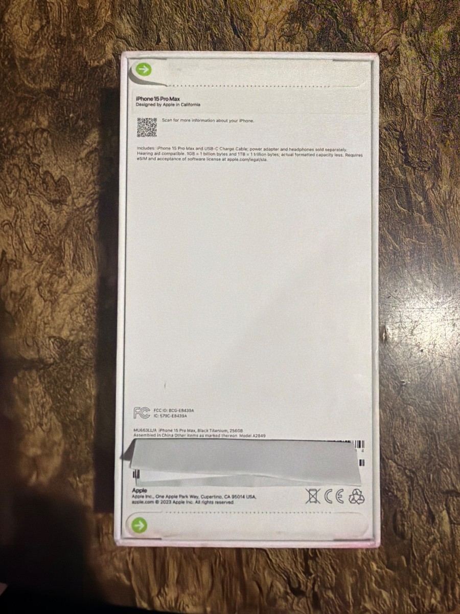 Apple iPhone 15 Pro Max - 256 GB - Black Titanium (Unlocked) for