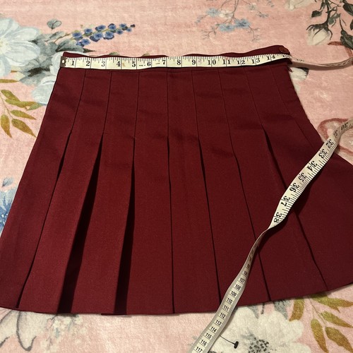 American Apparel Women’s Short Pleated Burgundy Skirt Size 12 - Picture 3 of 5