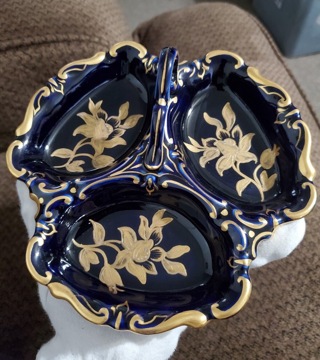 英国製 黒壺  MIRABELLE可憐な花柄カバードベジタブル Jlmenau Graf Von Henneberg Porzellan Germany Echt Kobalt Cobalt