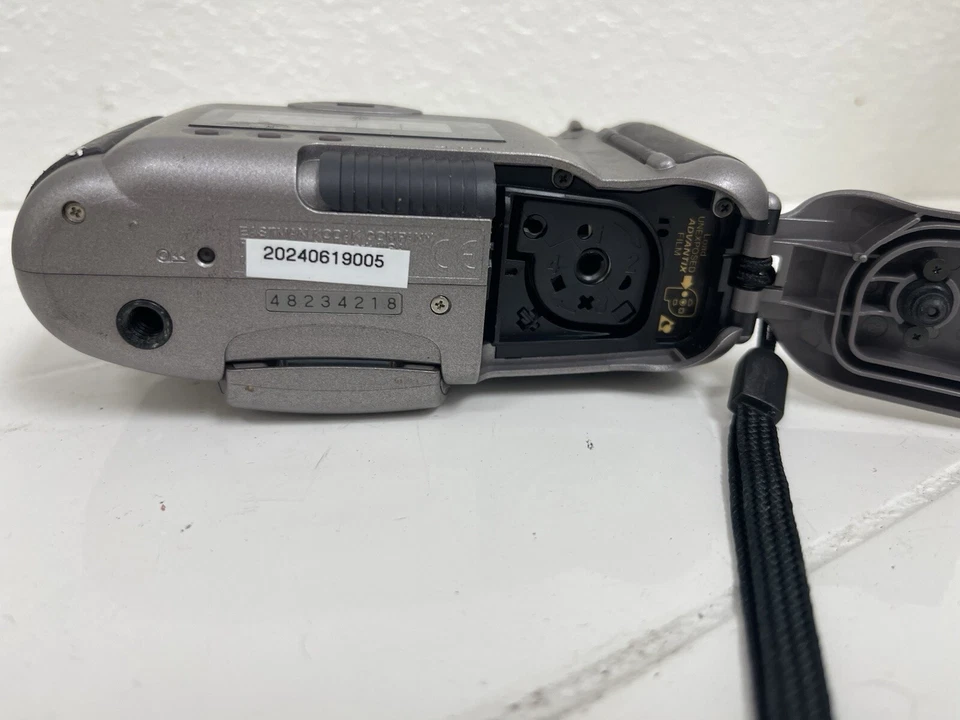 Kodak Advantix 4700ix com rolo de filme carregado - Imagem 4 de 4