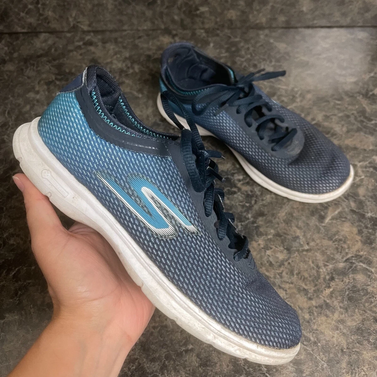 Skechers sales go step