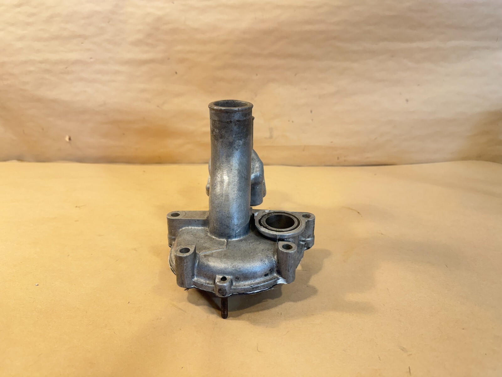 Ferrari 308 GTSi 328 mondial water pump Housing 115470