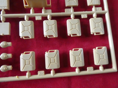 Tamiya SdkFZ223 carro armato leggero 4/4 SPRUE A KIT SERBATOI CARBURANTE N. 268 - Foto 6 di 7
