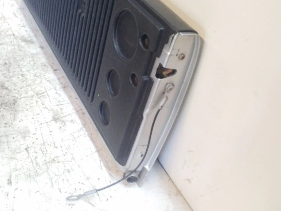 Silver Tailgate w/o Spoiler | Fits 2003-2009 Dodge Ram 2500 3500 Foto 3 de 4