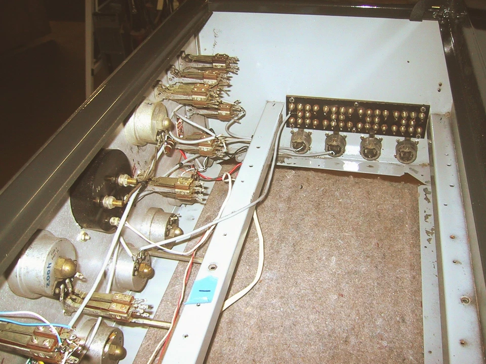 Collins 12H, panel de control de audio Broadcast Studio Foto 4 de 4