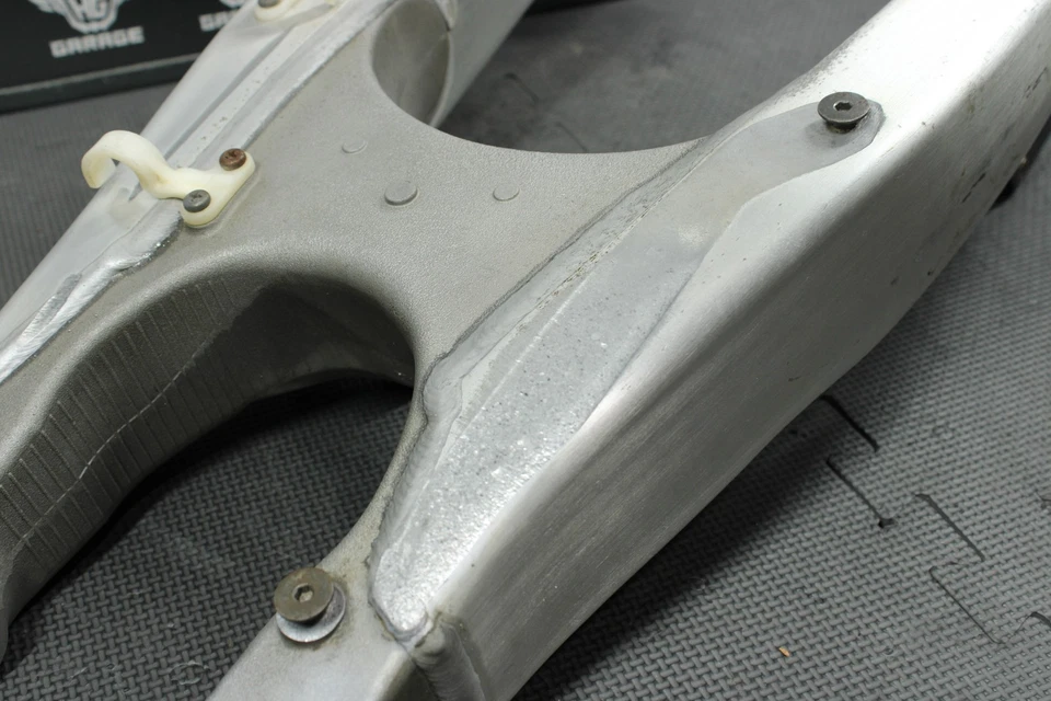 2015 YAMAHA YZ250F OEM SWINGARM SWING ARM SUSPENSION 1SL-22110-01-00 - Image 3 of 4