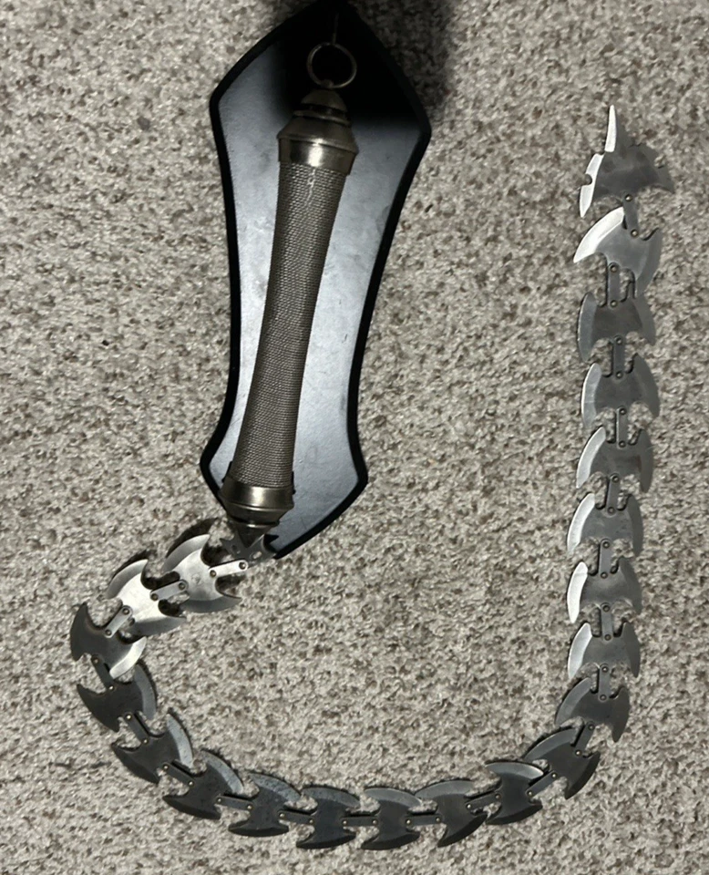 Artículo de exhibición de artículos de colección arma látigo escorpión navaja de acero inoxidable Foto 2 de 4