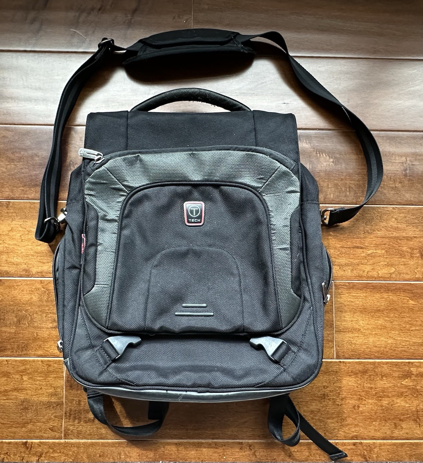 TUMI T-Tech Black Computer Shoulder Messenger Bag… - image 1