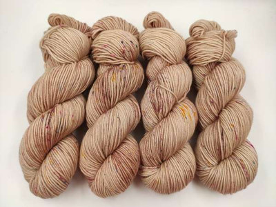 handgefärbte Brando 100% Merino DK Light Worsted 100 g -  SHITAKE  843